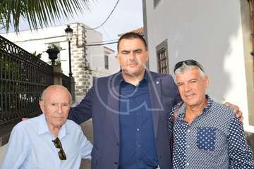 Héctor León toma posesión como concejal en Telde (Foto TA y Daniel Amador)
